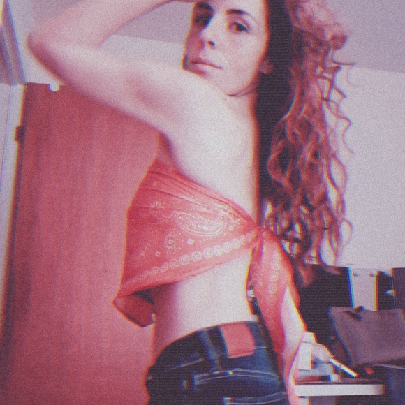 Meet your Posher, Melissa - Picture 2 of 4